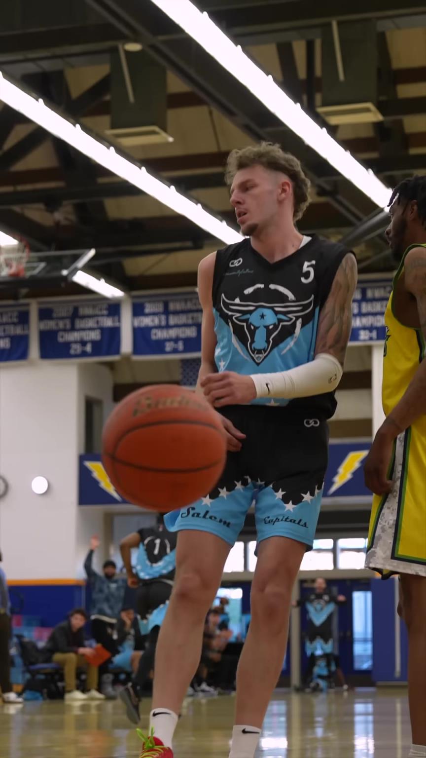 湖人新援白人中锋！瞧瞧凯勒-凯利这打法，新赛季能派上用场吗…