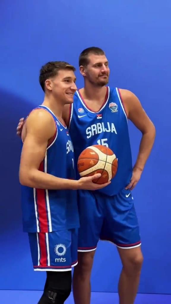 塞尔维亚大小王！约基奇和队长博格达诺维奇一起拍摄定妆照