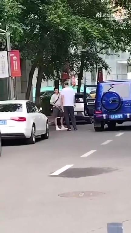 何时的视频？球迷拍到张镇麟与赵继伟依依不舍拥抱