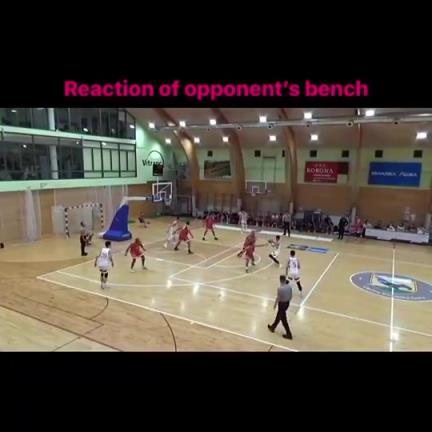 张镇麟此前在国家队的名场面，对阵埃及上演惊天隔扣，惊呆对手教练席