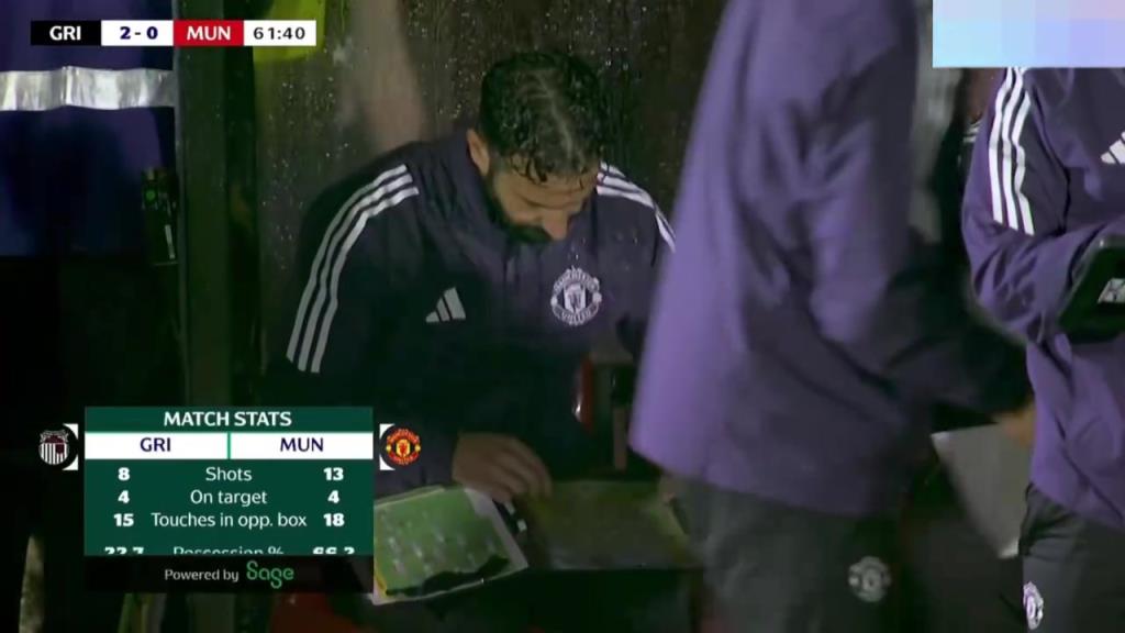 笑不活了！外网网友玩梗阿莫林摆战术板：原来他在织围脖！