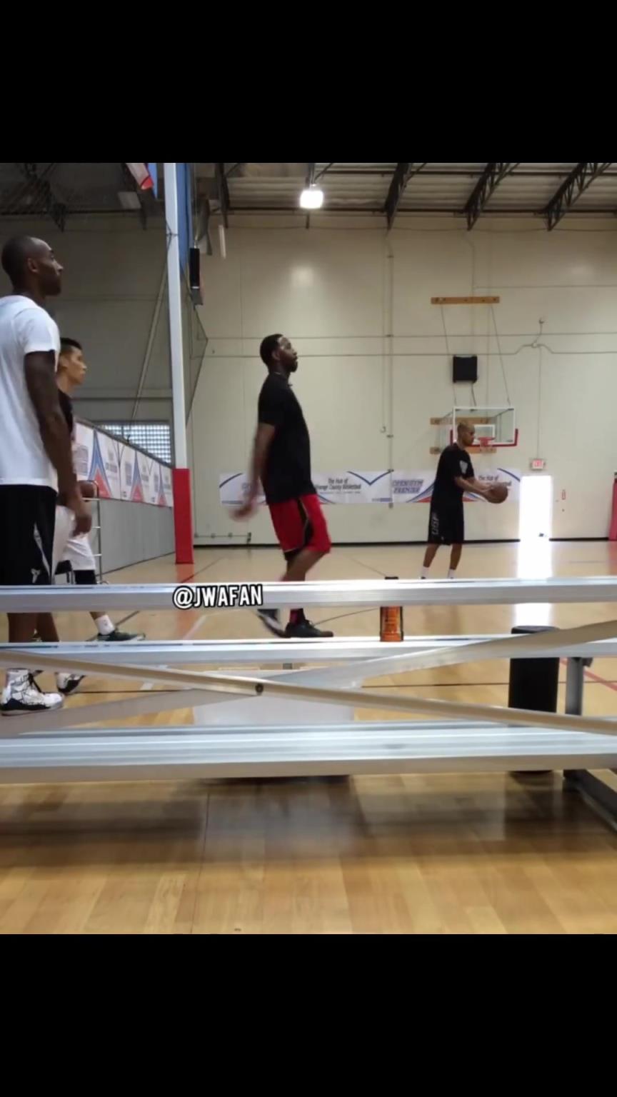 你的青春有在这吗？14年科比、麦迪和林书豪合练珍贵视频！