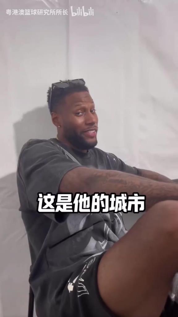 太熟了！威姆斯：我在宏远时胡明轩听不懂英语，现在可以顶嘴了！
