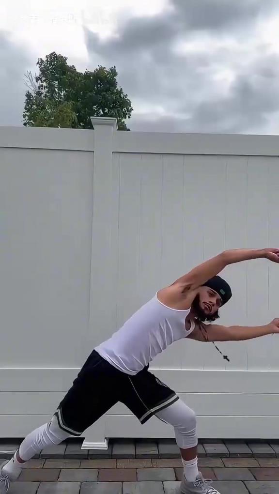 这下真的大结局了！网红博主：假如字母哥和约基奇合体成一个人！