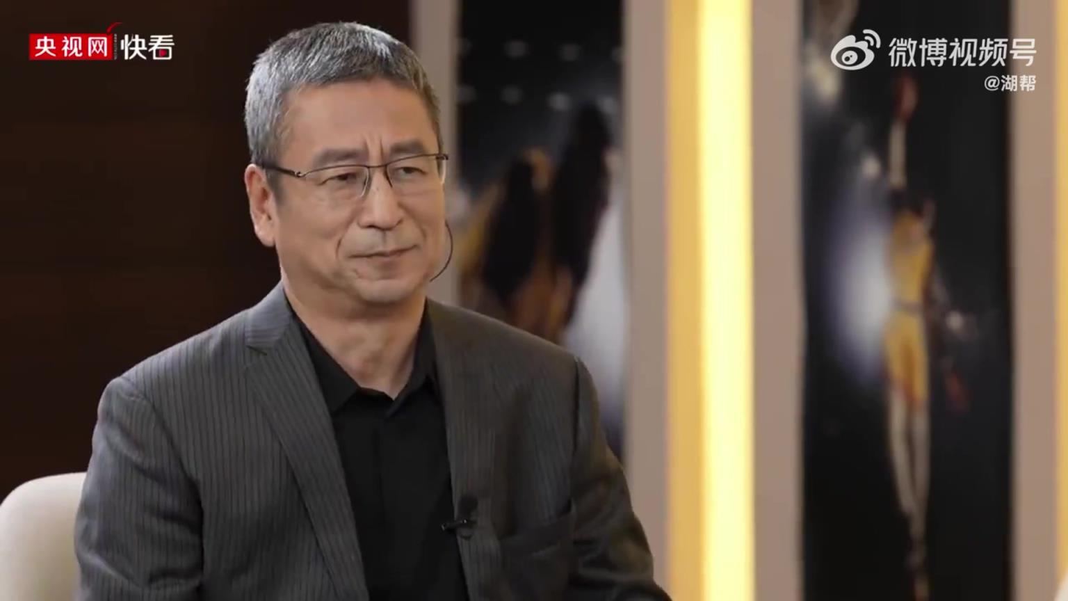 白岩松：会不会觉得自己油箱里的油依然是满的？詹姆斯：年龄确实不是问题！