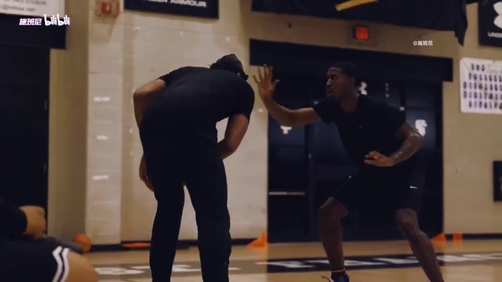 仿佛打开电视你还在比赛！安东尼丝滑混剪！永远飘逸的投篮！