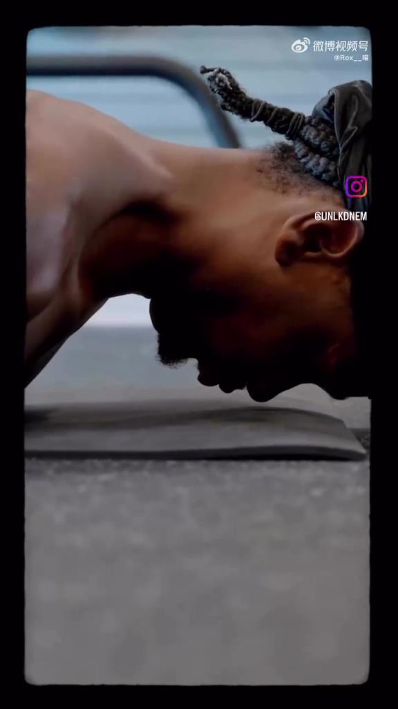 车库战神！新科MVP+FMVP亚历山大夏天依旧挥汗如雨！