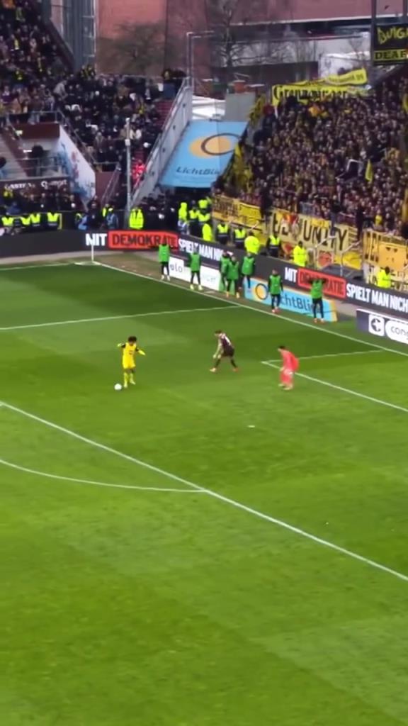 神奇小子！名场面：阿德耶米突破过人射门一气呵成！